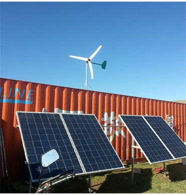 2kW风光互补发电系统安装在蒙古国牧民家庭